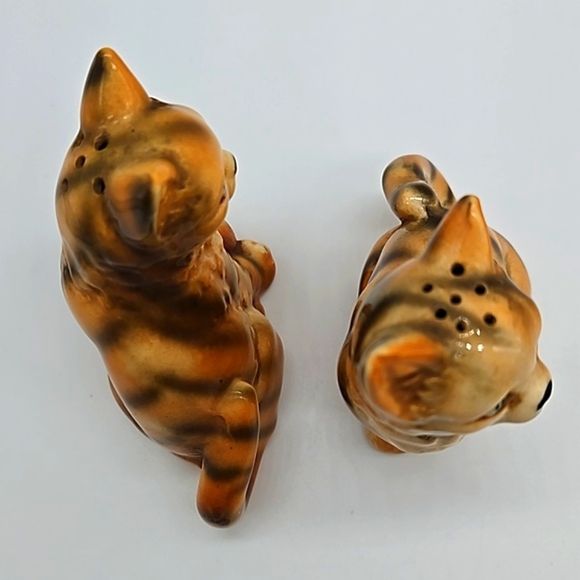 Pair of ceramic orange cat salt & pepper shakers - Picture 6 of 10